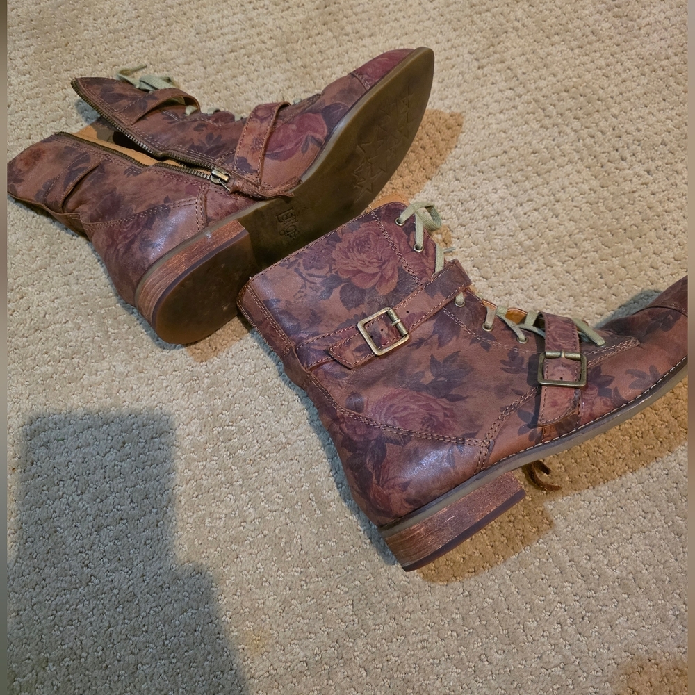 CLOSET CLOSING.  OCT 10TH Latigo Brown Combat Moto Boots with Buckle Straps